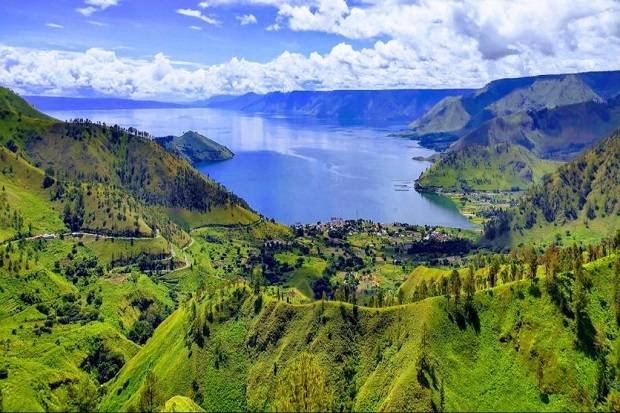 Menikmati Keindahan Alam Danau Toba Dari Medan Paket Wisata Medan